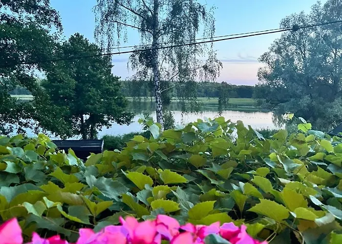 Nad Jeziorem Hébergement de vacances Gietrzwałd